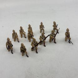 Lot of 12 Metal British Colonial Kneeling Rifle Infantry Toy Soldiers 1 5/8 40mm