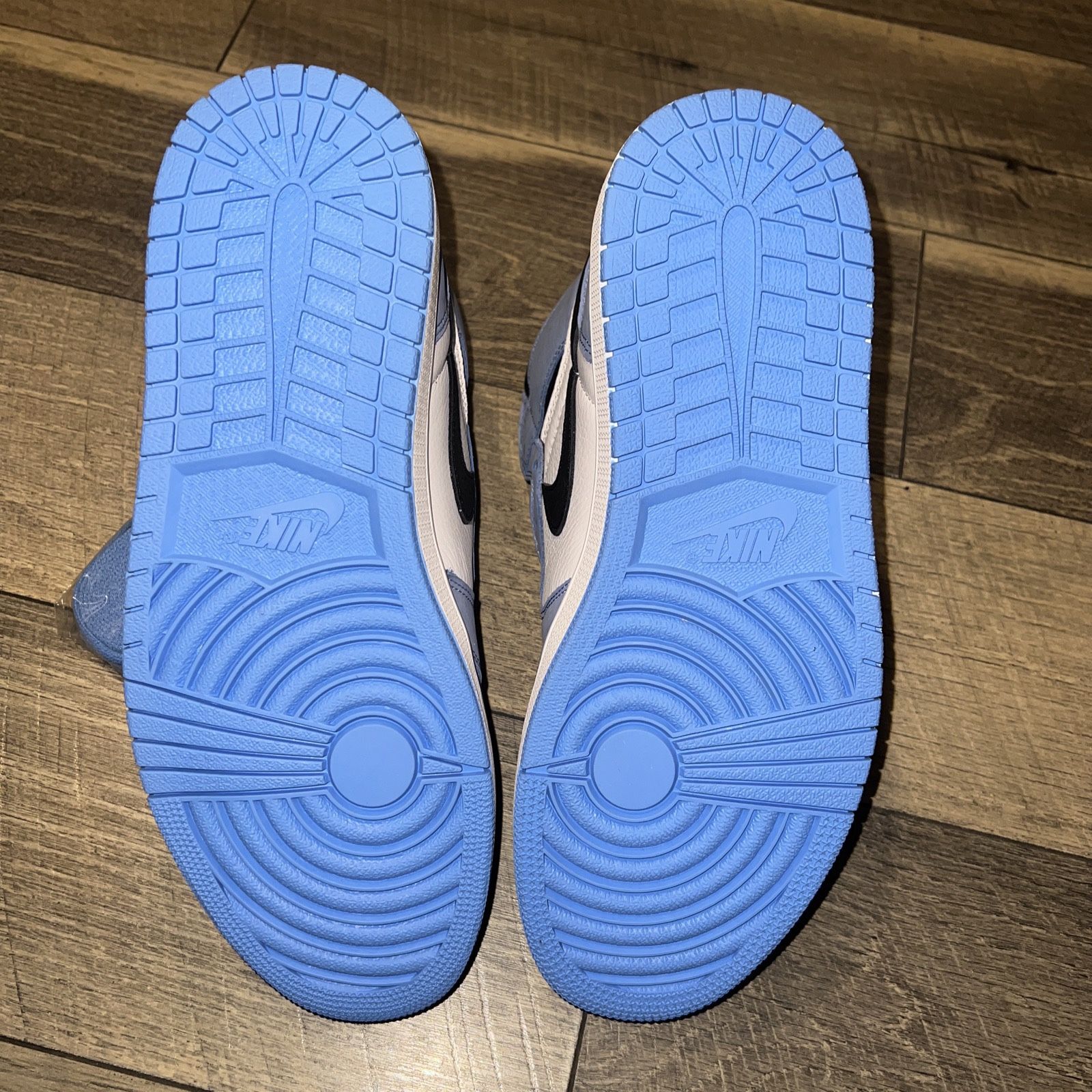 JORDAN 1 HIGH UNIVERSITY BLUE SIZE 11 NEW