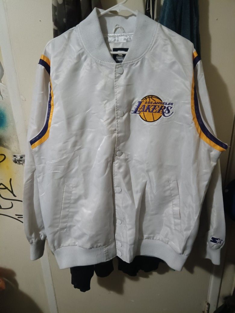 Vintage Lakers Jacket for Sale in Modesto, CA - OfferUp