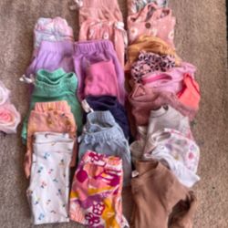 24 Pieces Baby Cloths . Sizes 6/8/9/12