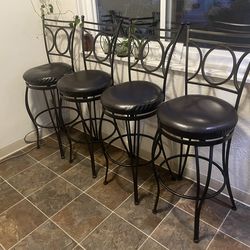 4 swivel bar stools