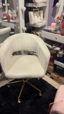 vanity chair !