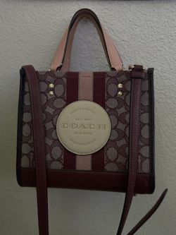 Coach Dempsey Tote 22 in Signature Jacquard With Stripe An