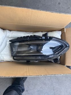 2019 Dodge Charger head light assembly BOTH right and left