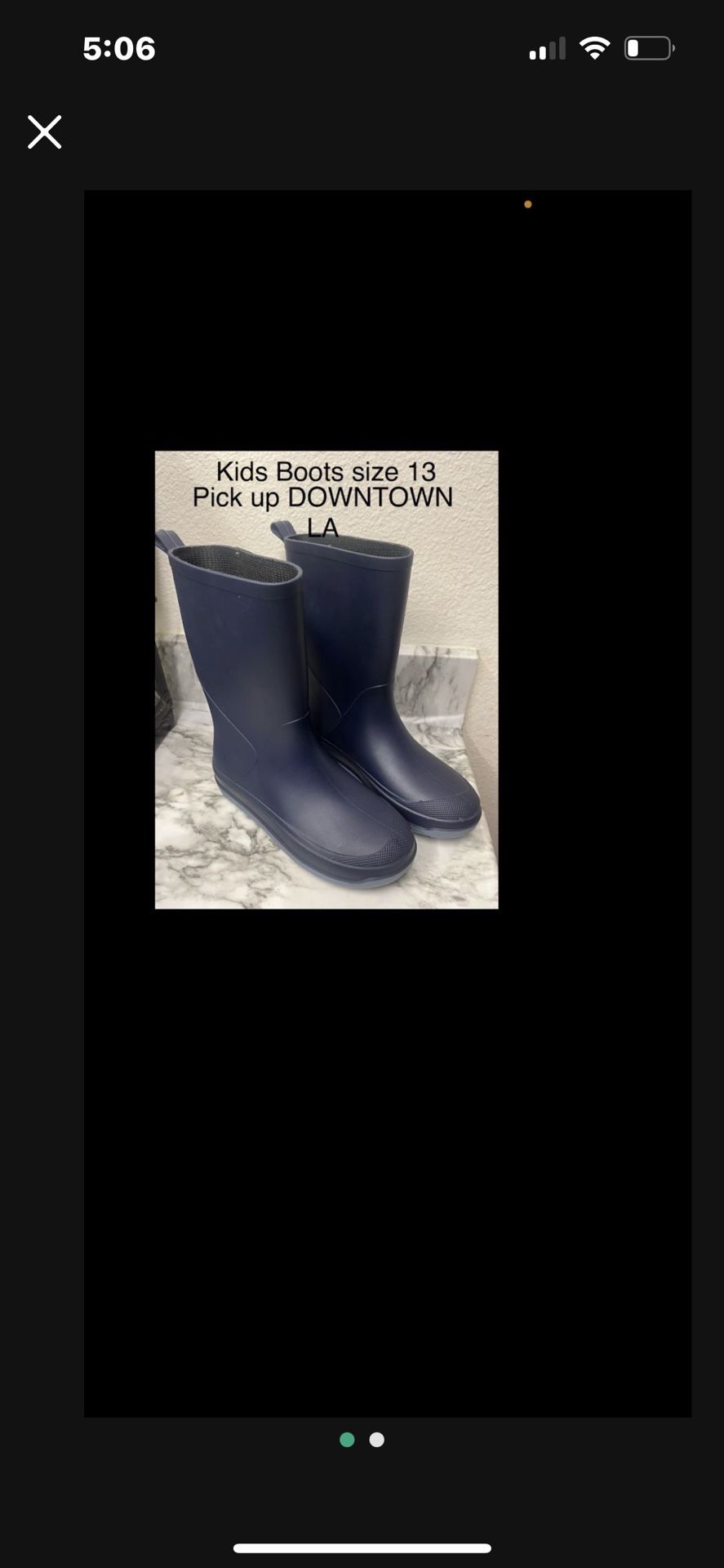 RAIN BOOTS KIDS SIZE 13.  Dark Blue      12$ pick up downtown LA Little Tokyo