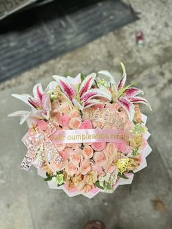 Bouquet 3 Lilies 50 Roses 