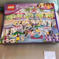 LEGO Friends Heart Lake Shopping Mall 