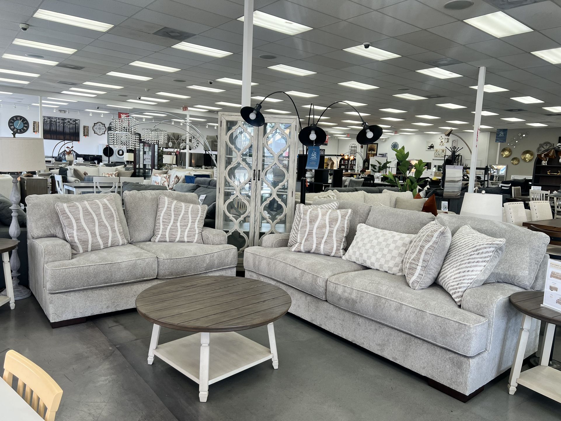 TWIN SZ DAY BED  W TWIN TRUNDLE (GREY PINK BEIGE GOLD  GREEN) 