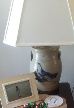 2 beautiful pottery lamps like brand new from Johns gifts