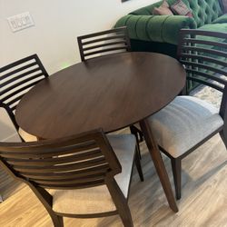 Bettie Dinning Round Table 