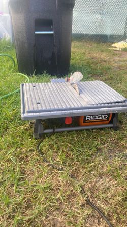 Ridged tile saw