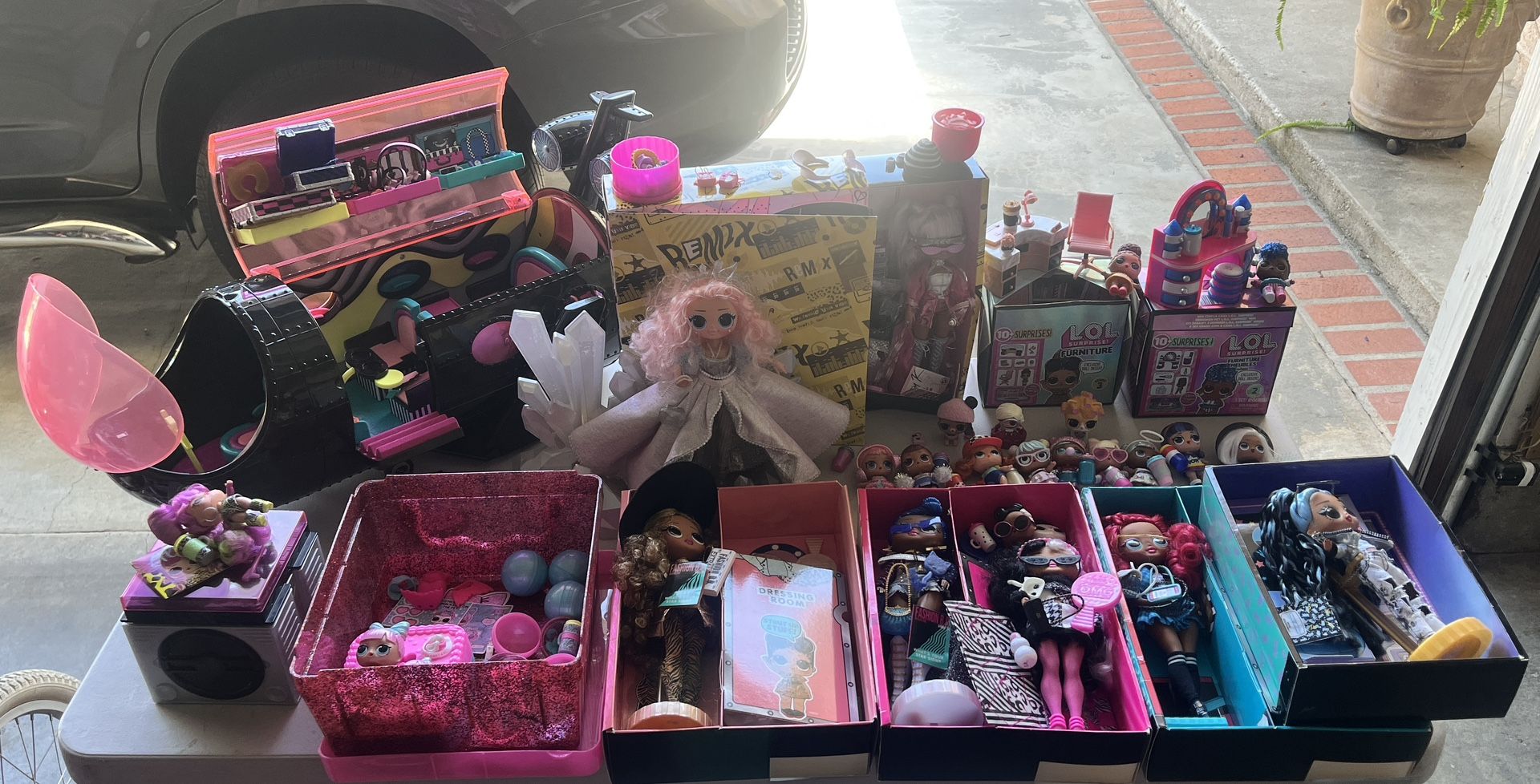 LOL Surprise Dolls & Accessories 