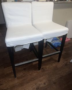 2 Barstools 