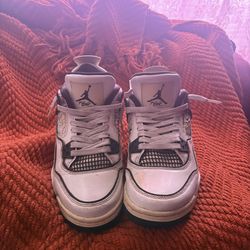 Jordan 4s