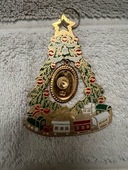 VTG 1994 Gloria Dublin enameled gold-tone metal Christmas tree ornament with oval photo insert