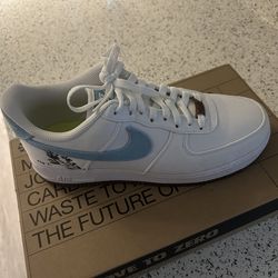 Women’s size 9 Air Force indigo