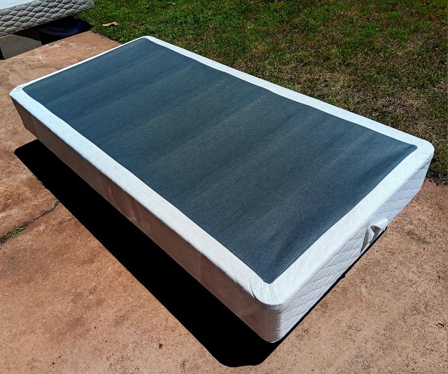 Like New Twin Size Box Spring