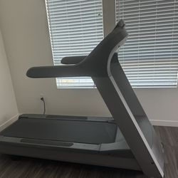 Precor 956i Commerical Treadmill  w/Experience Console- New Belt- Used