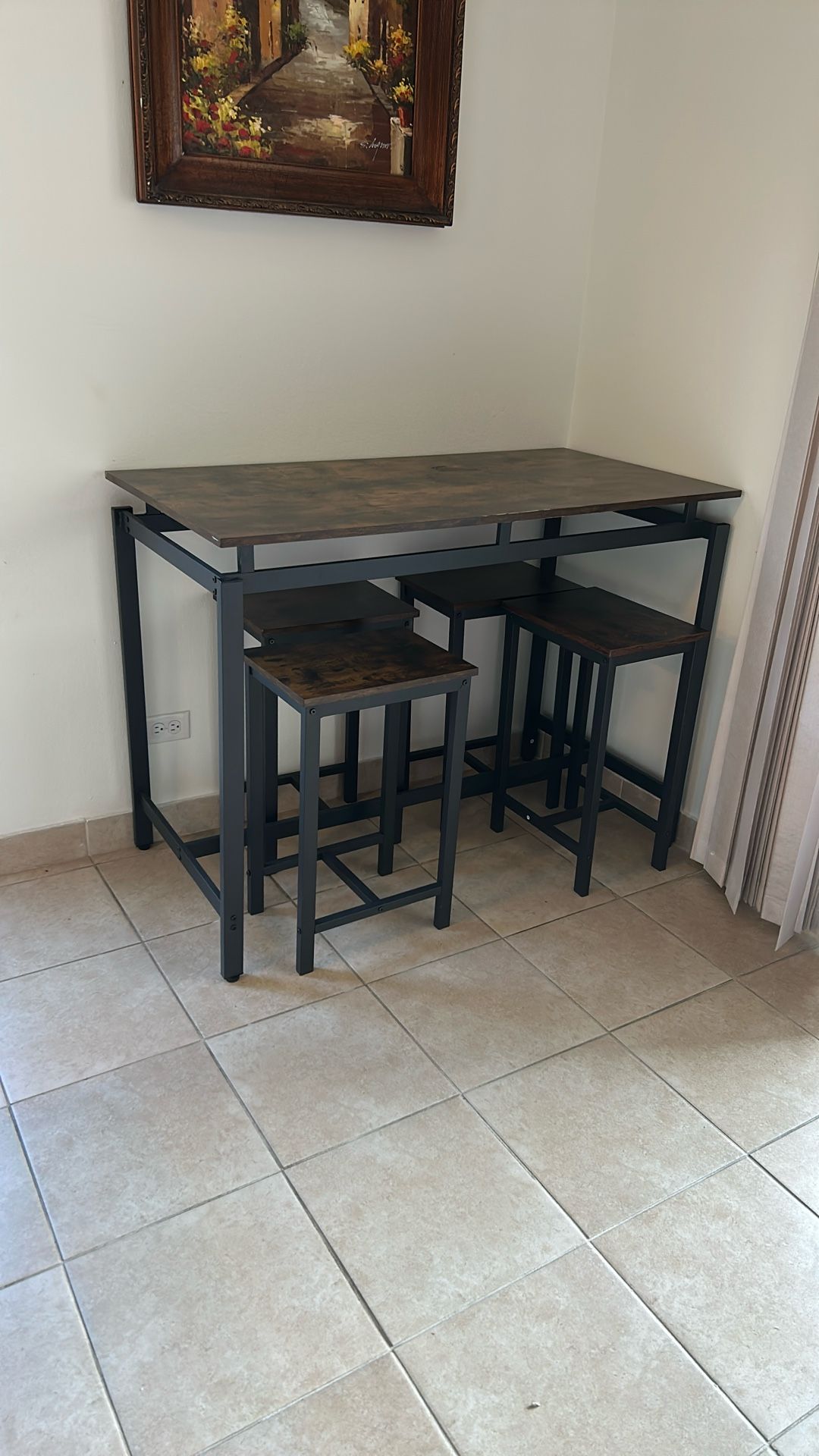 Table & 4 Stools