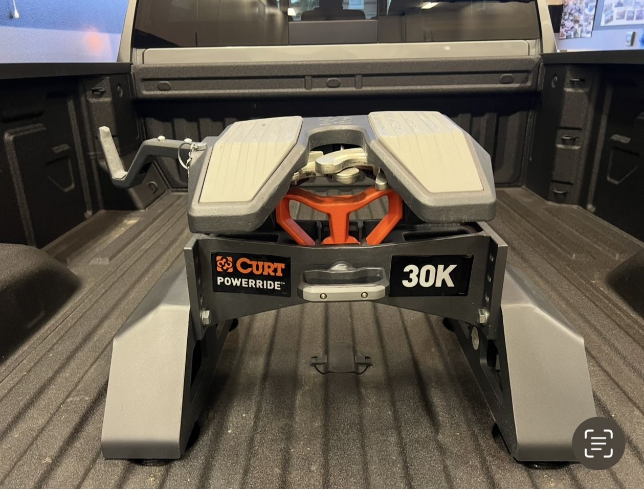 Curt 30,000 Dual Jaw 5th Wheel Hitch