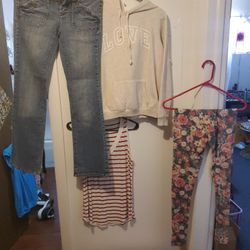 4 Pieces Of Clothing For 1$