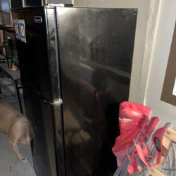 Refrigerator 