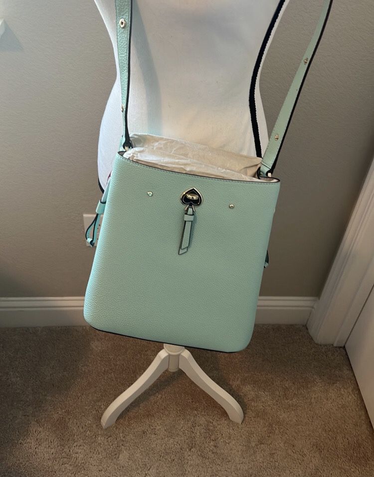 Kate Spade Large Leather Bucket Bag for Sale in Los Angeles, CA - OfferUp