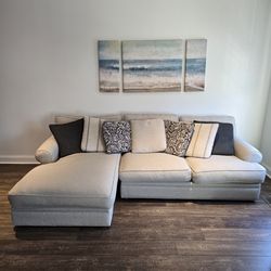 Raymour & Flanigan Wilkinson 2-pc. Sectional Sofa
4 w/ Pillows