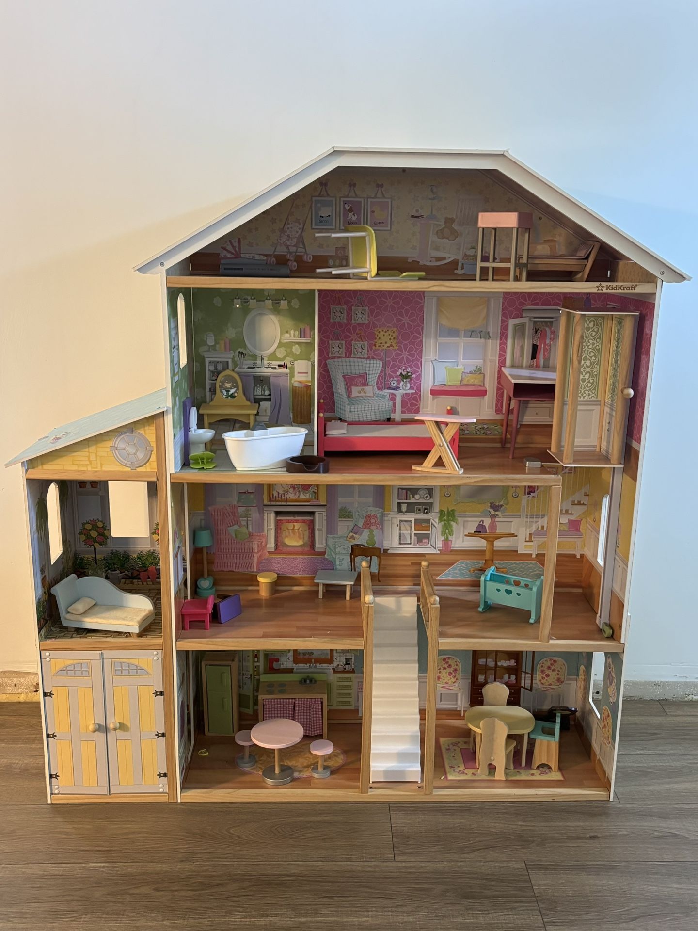 Doll House 
