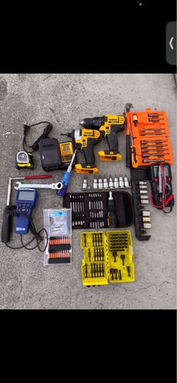 DeWalt 20V Drill Set with Tool Bundle
