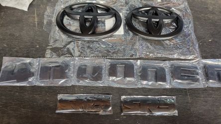 Toyota 4 Runner SR5 Blackout Emblem Kit