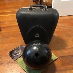 AMF Amflite Bowling Ball with Case —16 Pounds
