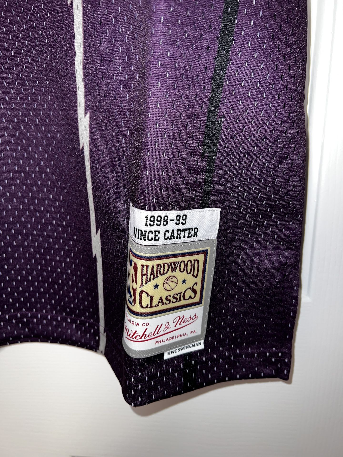 Men's Raptors Vince Carter Mitchell & Ness Purple Hardwood Classics 1998-99  Jersey for Sale in Long Beach, CA - OfferUp