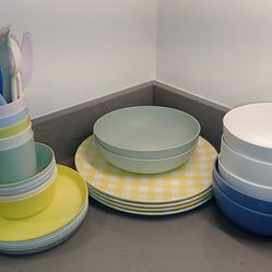 Set Of Plates And Cuttery