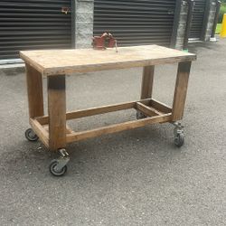 Work Bench With Vise