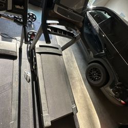 Treadmill (DOES NOT WORK) 