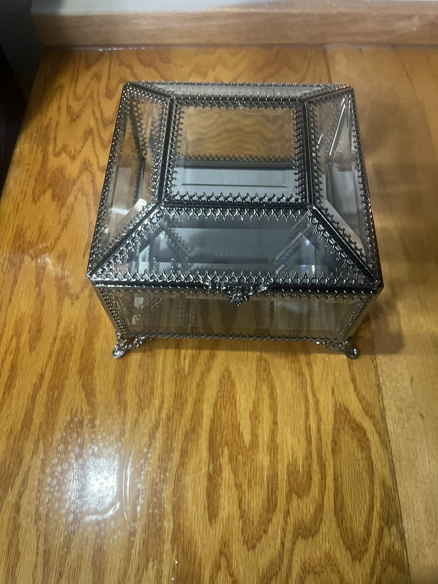 Nicole Miller BEVELED GLASS METAL MIRROR BOTTOM JEWELRY KEEPSAKE TRINKET BOX