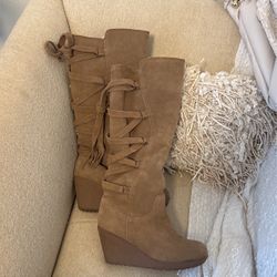 BearPaw  Wedged Suede Boots Size 8 