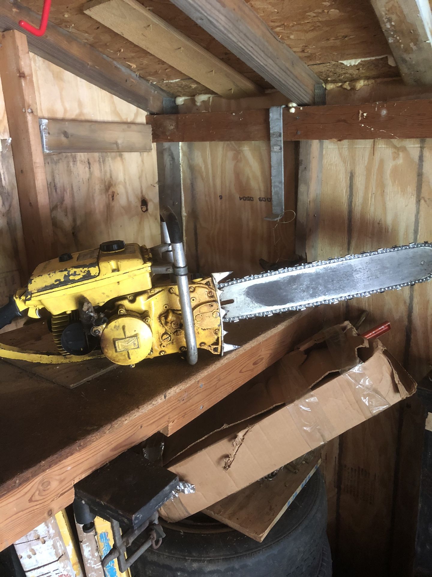 Mcculloch 640 24 inch 1960s chainsaw
