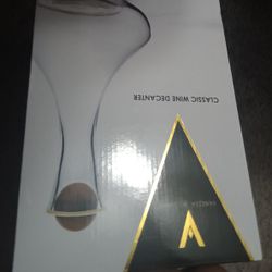 Classic Wine Decanter 