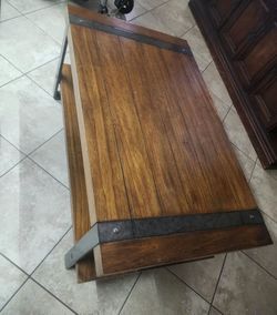 Coffee Table / Mesa de Centro
