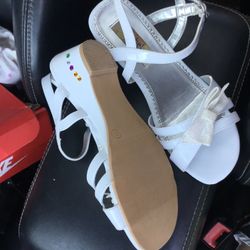 Sz 4 Girls Sandals