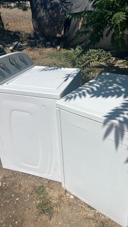 Free scrap metal. They’re both no good. Please only text if you’re gonna pick up now. Thank you.