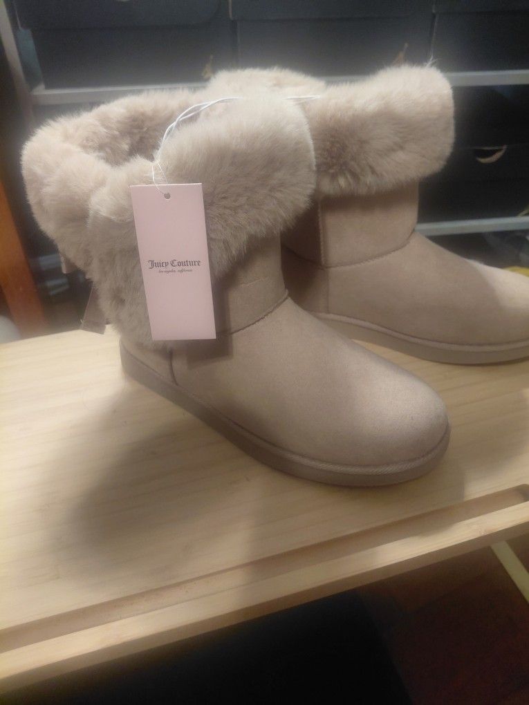 Juicy Couture Women's BOOTS