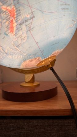 Globe lamp