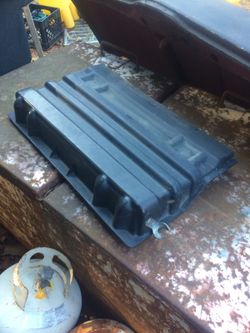 International battery box lid