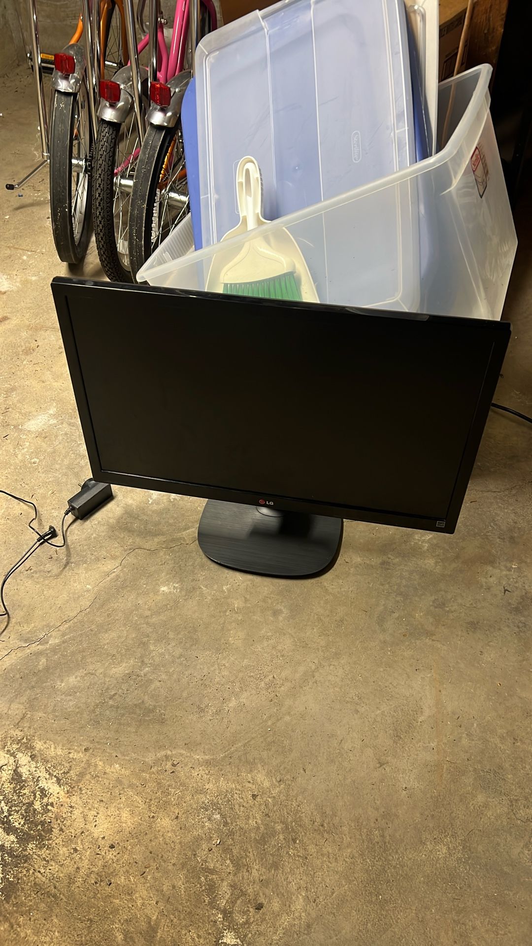 LG 27” Computer Monitor Screen