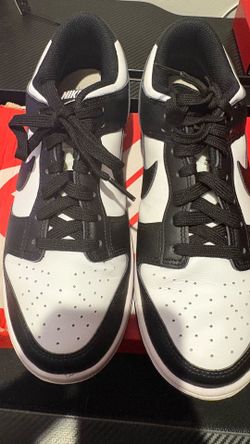 nike dunks  size 8.5