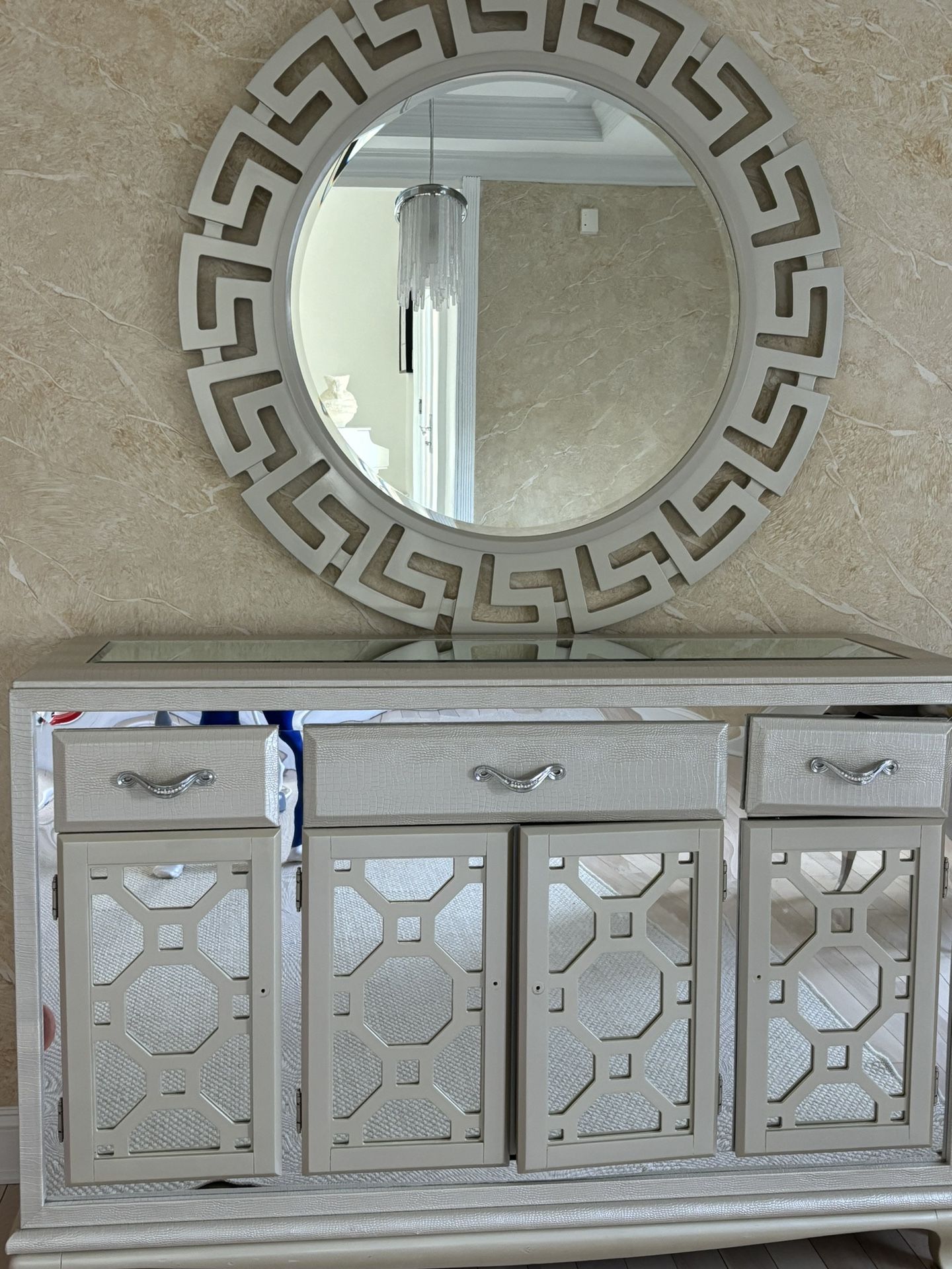 Dining Room, Organizer And Mirror That’s Matches