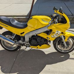 2002 Triumph Sprint RS